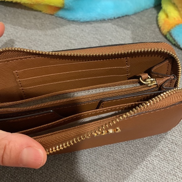 Michael Kors wallet - Picture 5 of 7